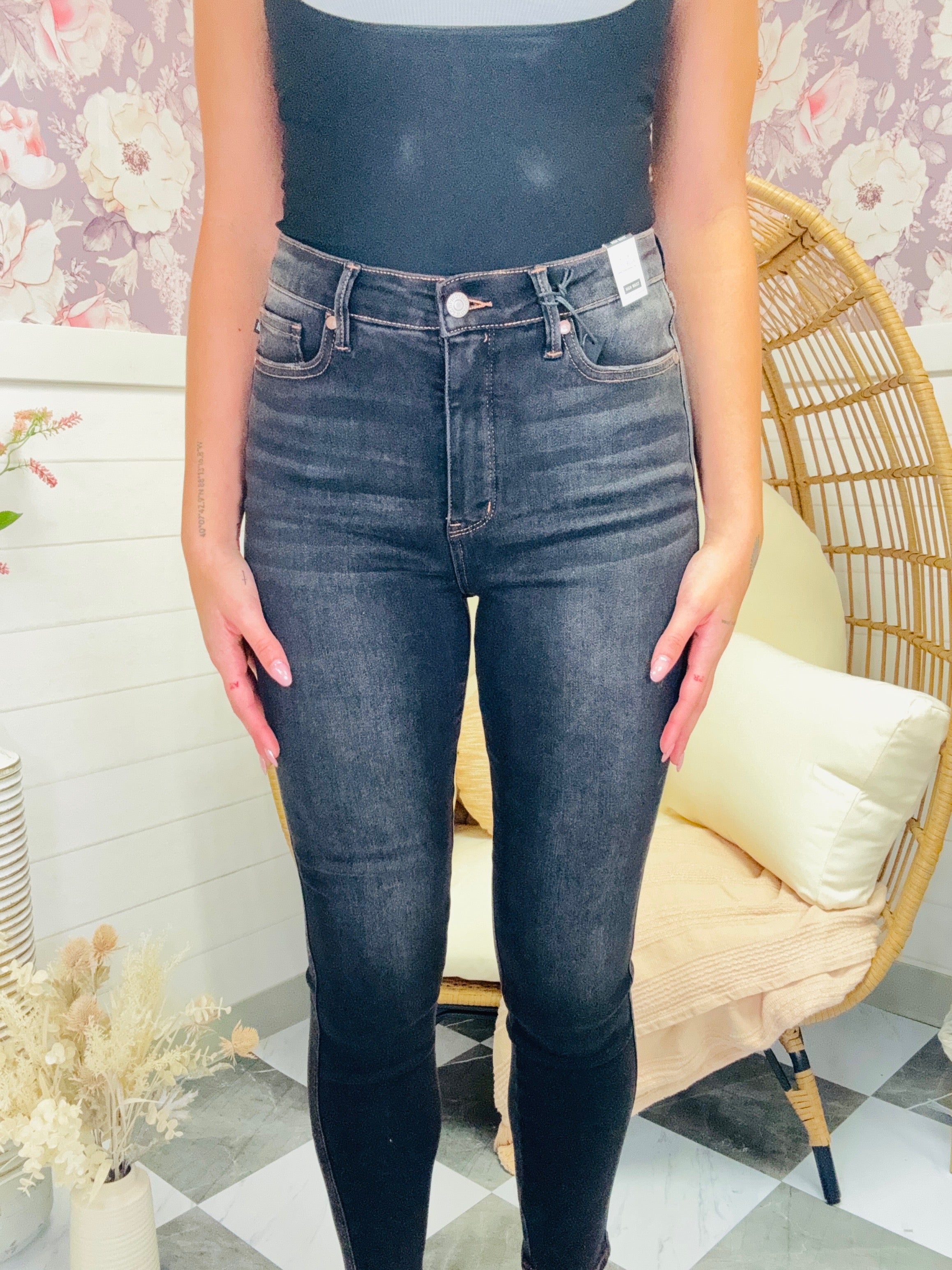 Judy Blue HW Tummy Control Black Contrast Skinny Denim